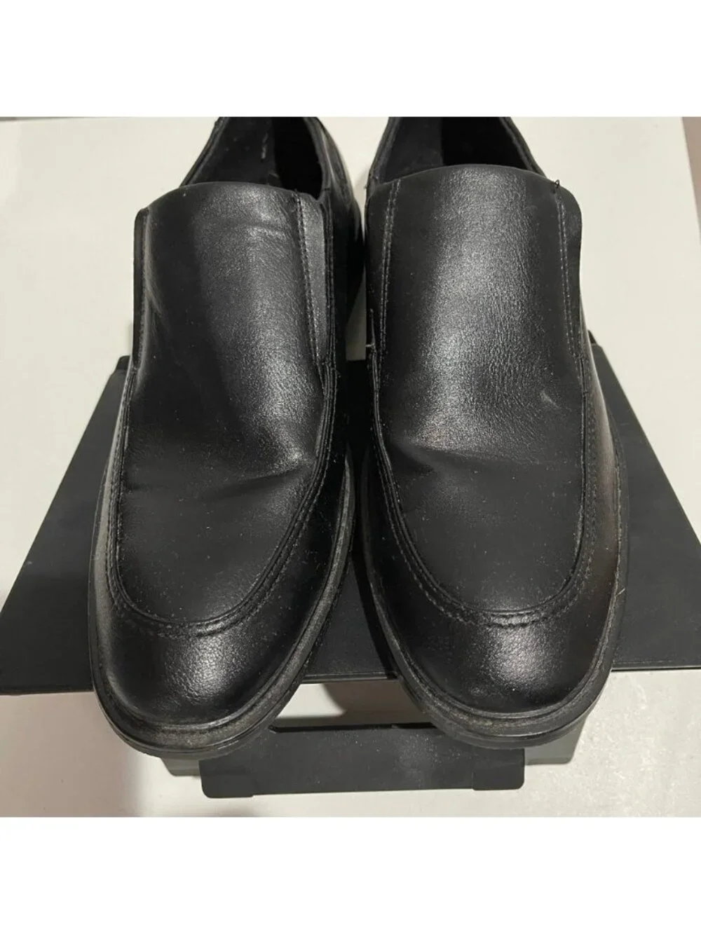 Classic Men’s Black Dress Loafers – Size 10, Sharp & Ready